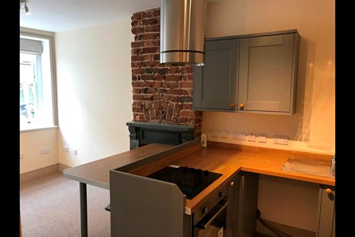 1 Bedroom Flat To Rent In Rosswyn House, HR9