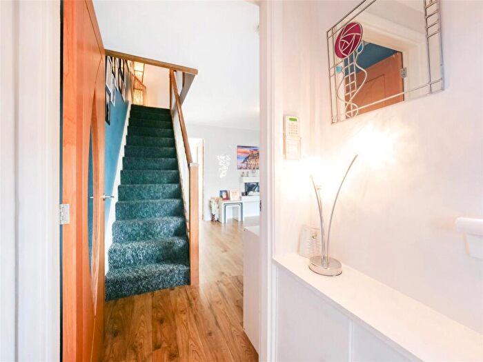 2 Bedroom Semi-Detached House For Sale In Rhindmuir Drive, Swinton, Glasgow, G69