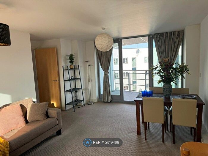 2 Bedroom Flat To Rent In Eugenia Road, London, SE16