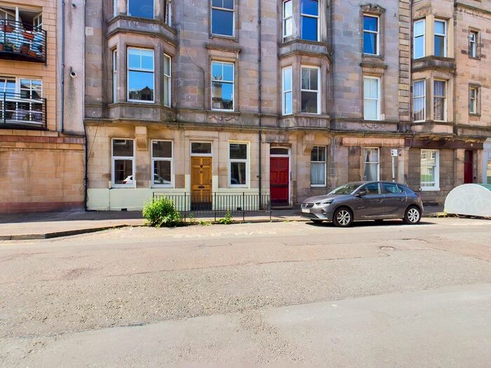 3 Bedroom Flat To Rent In Blackwood Crescent, Edinburgh, EH9