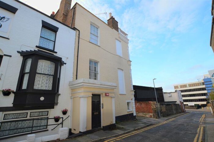1 Bedroom Flat To Rent In Hertford Street, Ramsgate, CT11