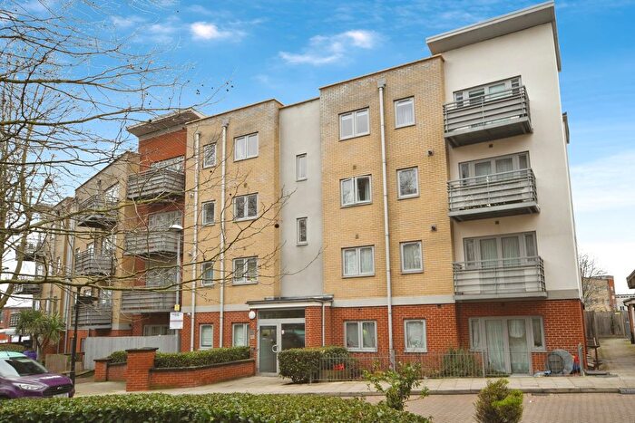 2 Bedroom Flat For Sale In Hawker Place, Walthamstow, London, E17