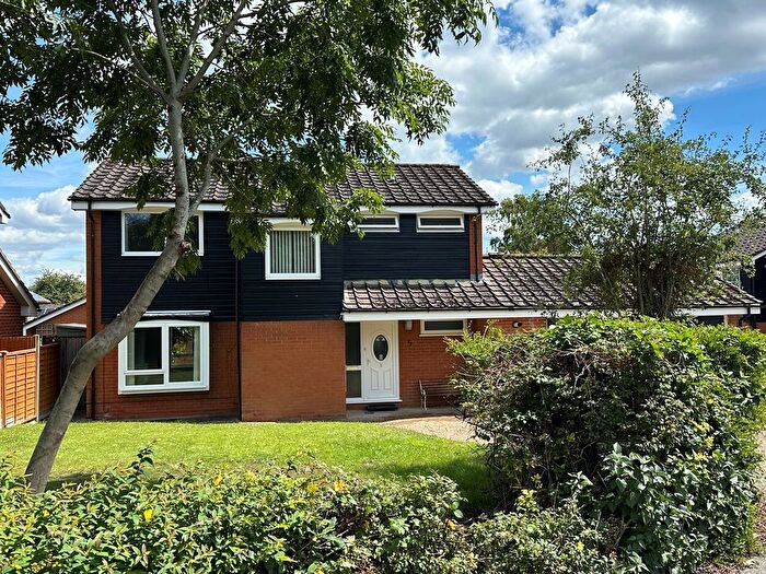 4 Bedroom Detached House To Rent In Emmets Park, Binfield, RG42