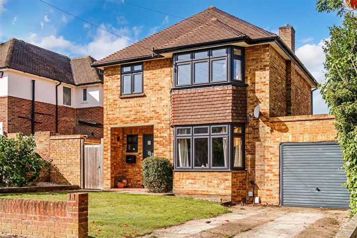 3 Bedroom Detached House For Sale In North View Crescent, Epsom, KT18