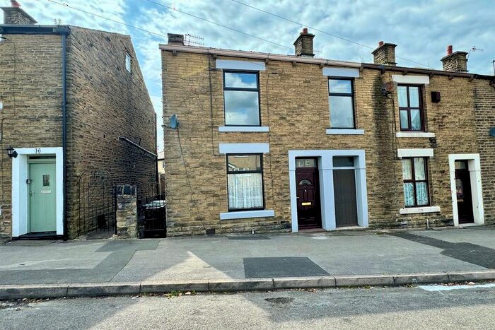 3 Bedroom End Of Terrace House To Rent In Gladstone Street, Glossop, SK13