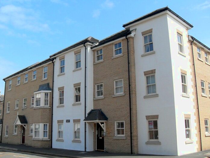 2 Bedroom Flat To Rent In Market Street, Ventnor, PO38