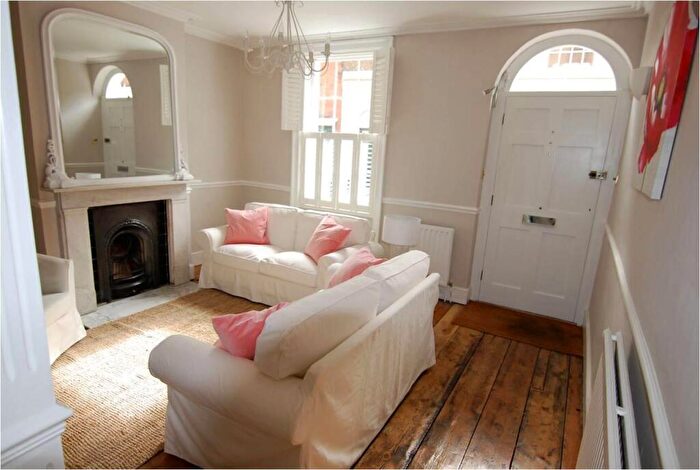 4 Bedroom Terraced House To Rent In Castle Street, Canterbury, Kent, CT1