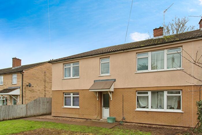 2 Bedroom Maisonette For Sale In Macaulay Avenue, Great Shelford, Cambridge, CB22