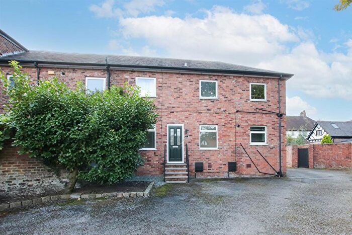 2 Bedroom Flat For Sale In Barrington Road, Altrincham, WA14