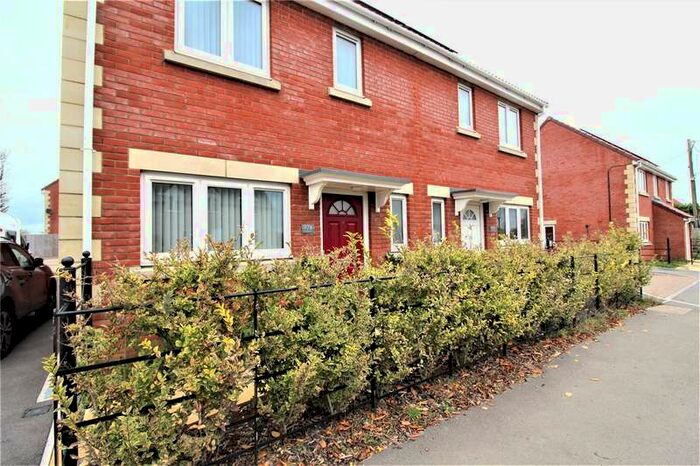 3 Bedroom Semi-Detached House To Rent In Chippenham Road, Lyneham, Chippenham, SN15