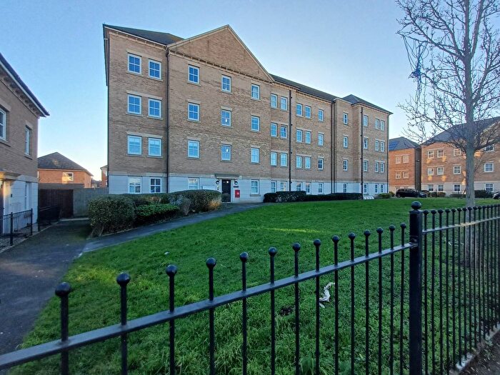 2 Bedroom Flat To Rent In Crystal Court, Rainbow Road, Erith, DA8