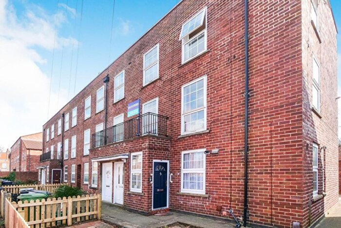 4 Bedroom Flat To Rent In Alne Terrace, York, YO10