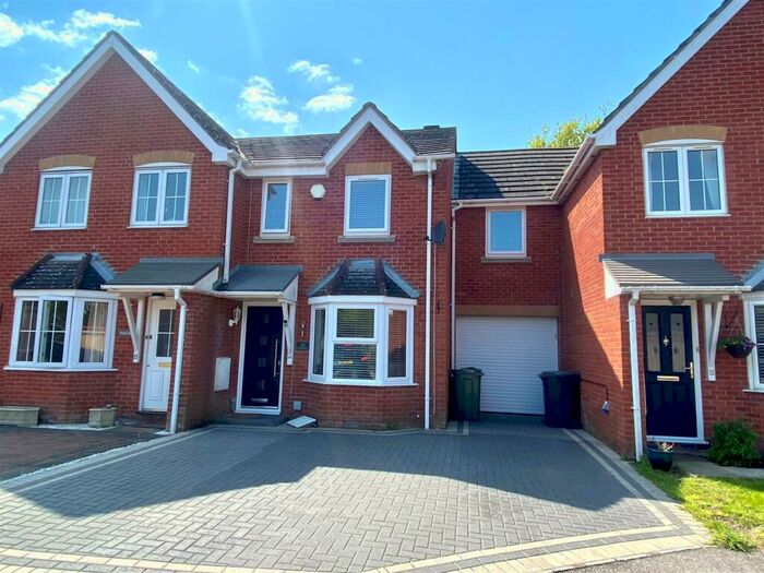 3 Bedroom Terraced House For Sale In Cobham Grove, Whiteley, PO15