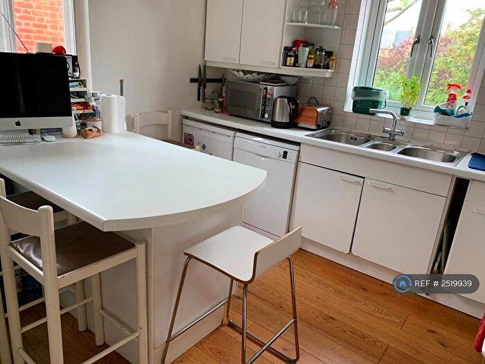 3 Bedroom Flat To Rent In Lyric Rd, London, SW13