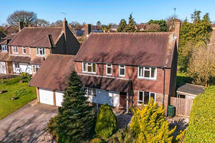 4 Bedroom Detached House For Sale In Abbotswood, Speen, HP27