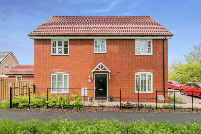 4 Bedroom Detached House For Sale In Vale View Road, Sproughton, Ipswich, IP8