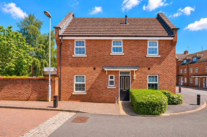 3 Bedroom Semi-Detached House For Sale In Frederick Place, Curo Park, Frogmore, St. Albans, AL2