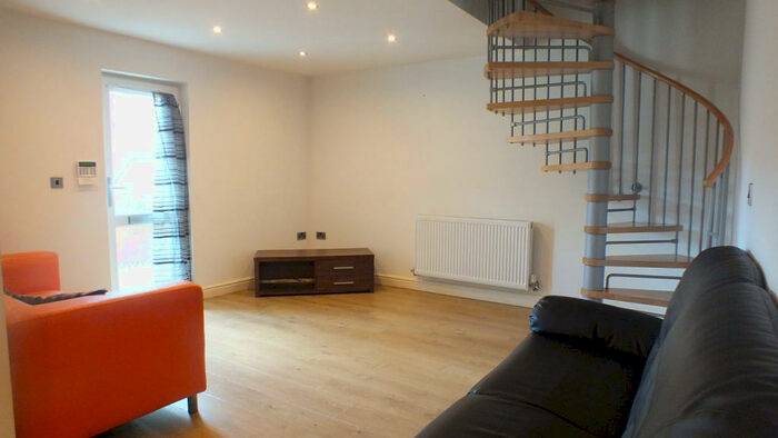 2 Bedroom Duplex To Rent In Meanwood Road, Leeds, West Yorkshire, LS7