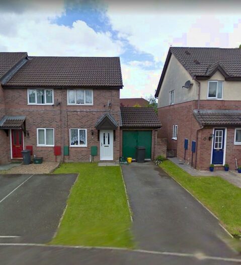 2 Bedroom House To Rent In Priory Court, Neath, SA10