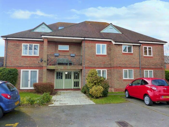 2 Bedroom Flat To Rent In Liston Road, Marlow, SL7