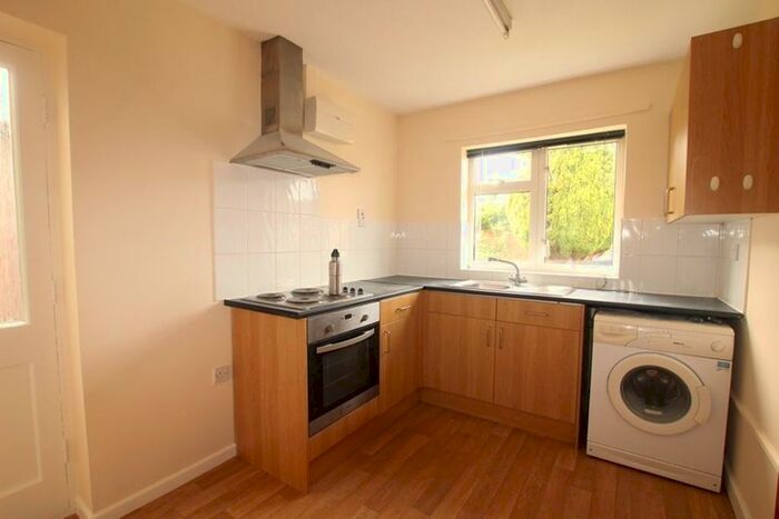 3 Bedroom Bungalow To Rent In Priory Close, Hethersett, Norwich, NR9