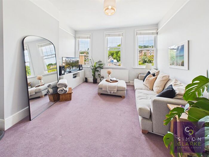 2 Bedroom Flat To Rent In Priory Road, Crouch End, N8