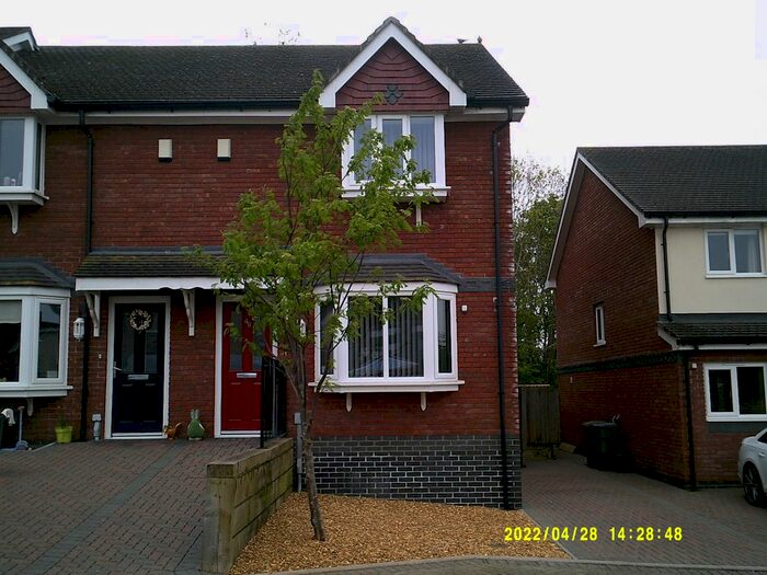 3 Bedroom Town House To Rent In Cysgod Y Castell, Llandudno Junction, LL31
