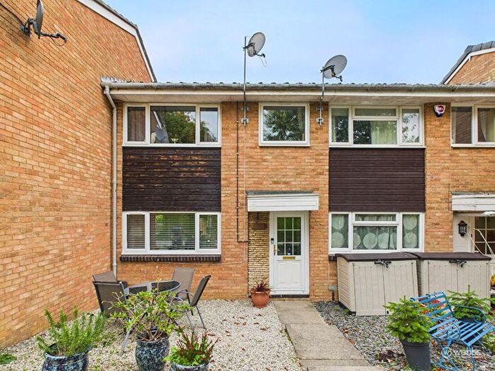 3 Bedroom Terraced House For Sale In Middlefields, Forestdale, Croydon, CR0