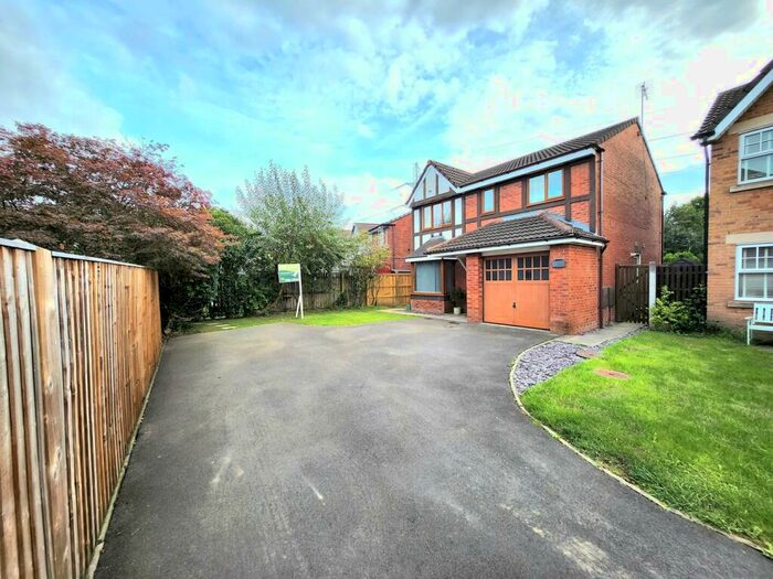 4 Bedroom House For Sale In Winward Close, Darwen, BB3