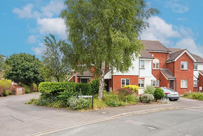 2 Bedroom Flat For Sale In North Quay, Heron Court North Quay, OX14