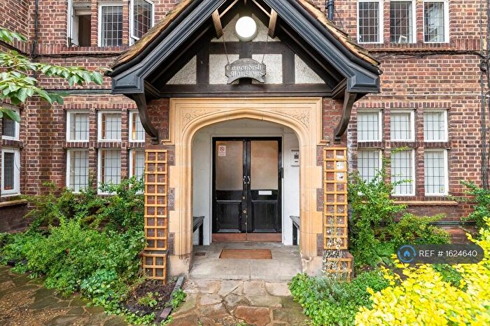 2 Bedroom Flat To Rent In Cavendish Mansions, London, SW12