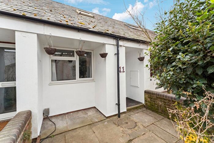1 Bedroom Maisonette To Rent In St. Helens Mews, Abingdon, OX14