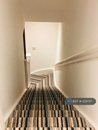 2 Bedroom Flat To Rent In Roxy Avenue, Chadwell Heath, RM6