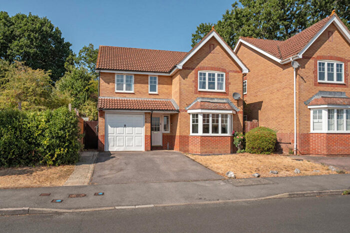 4 Bedroom Detached House For Sale In Cowslip Crescent, Thatcham, Berkshire, RG18