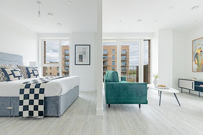 Studio To Rent In Clovelly Road, Hounslow, TW3