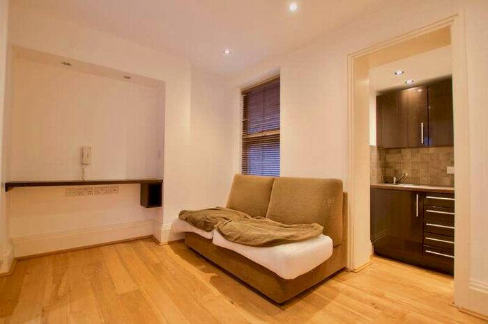 Flat To Rent In Inglewood Mansions, West End Lane, London, NW6