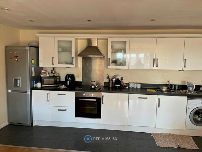 2 Bedroom Flat To Rent In Masshouse Plaza, Birmingham, B5