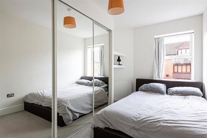 1 Bedroom Flat For Sale In Croydon Road, Reigate, RH2