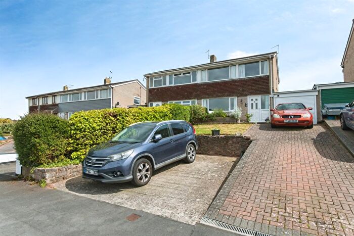 4 Bedroom Semi Detached House For Sale In Whitchurch Avenue, Exeter, EX2