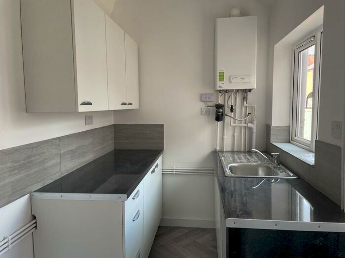 2 Bedroom House To Rent In Howard Road, Mansfield, NG18