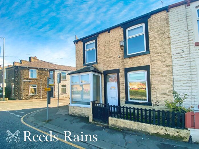 2 Bedroom End Of Terrace House To Rent In Briercliffe Road, Burnley, Lancashire, BB10