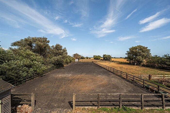 5 Bedroom Equestrian For Sale In Rural Near Ashford, Kent, TN29