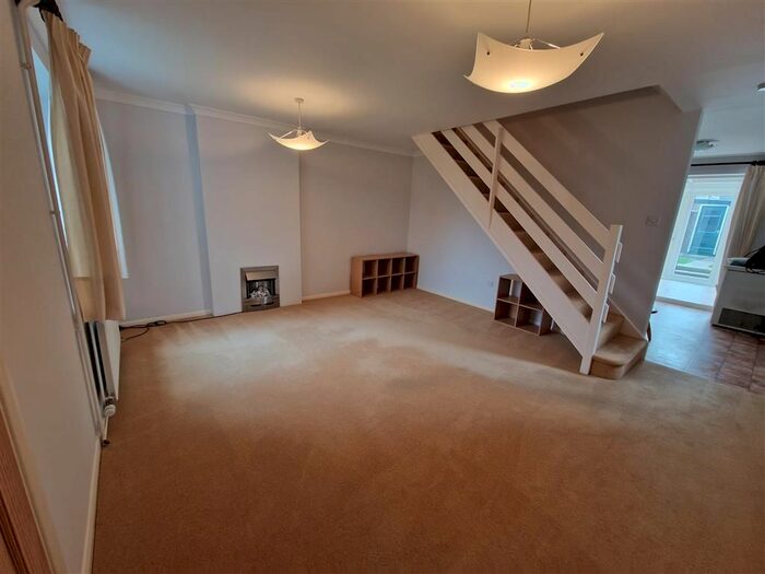 3 Bedroom Property To Rent In Flatford Close, Stowmarket, IP14