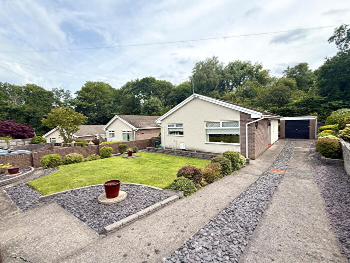 2 Bedroom Detached Bungalow For Sale In Brynffynon Close, Aberdar, Rhondda Cynon Taf, CF44
