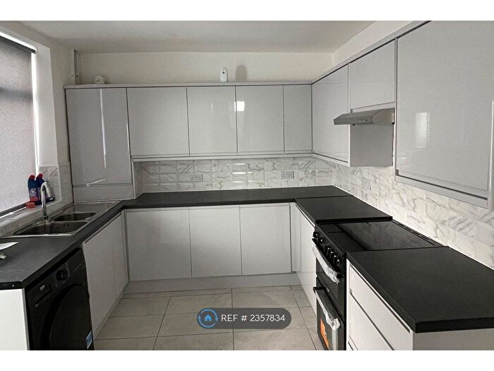 4 Bedroom Terraced House To Rent In Carisbrooke Road, Liverpool, L4