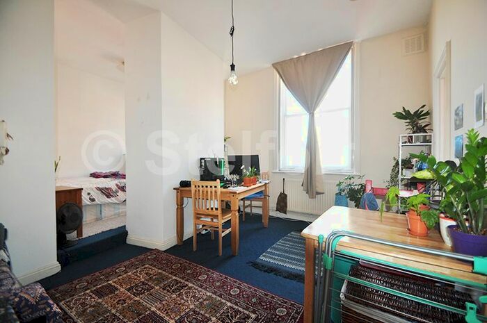 1 Bedroom Flat To Rent In Deptford Broadway, London, SE8