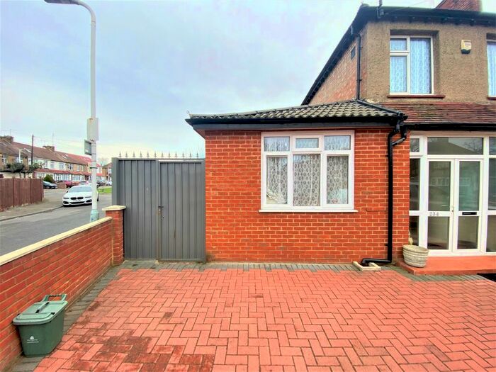 2 Bedroom Maisonette To Rent In Botwell Lane, Hayes UB3