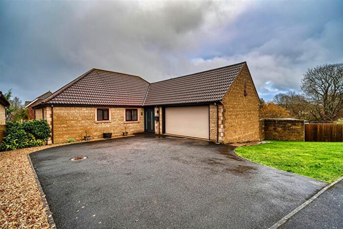 3 Bedroom Detached Bungalow For Sale In Hawthorn Avenue, Gillingham, SP8