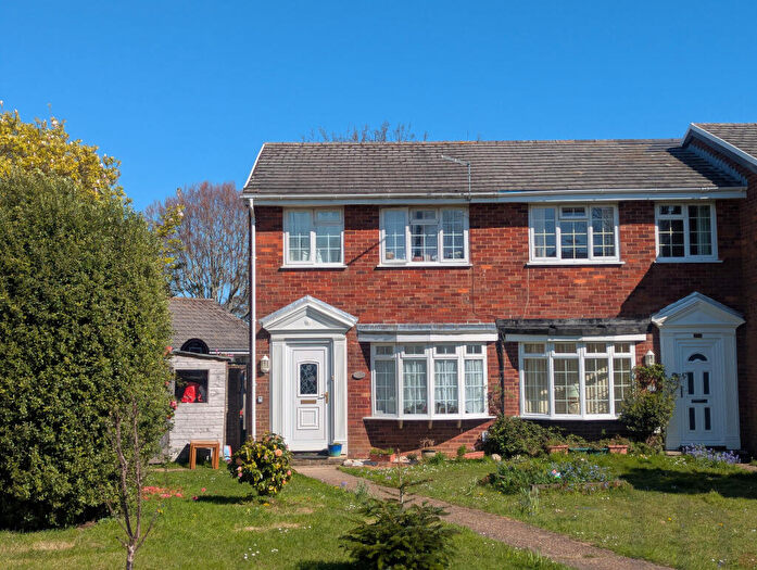 3 Bedroom Semi Detached House To Rent In Cowes, Isle Of Wight, PO31