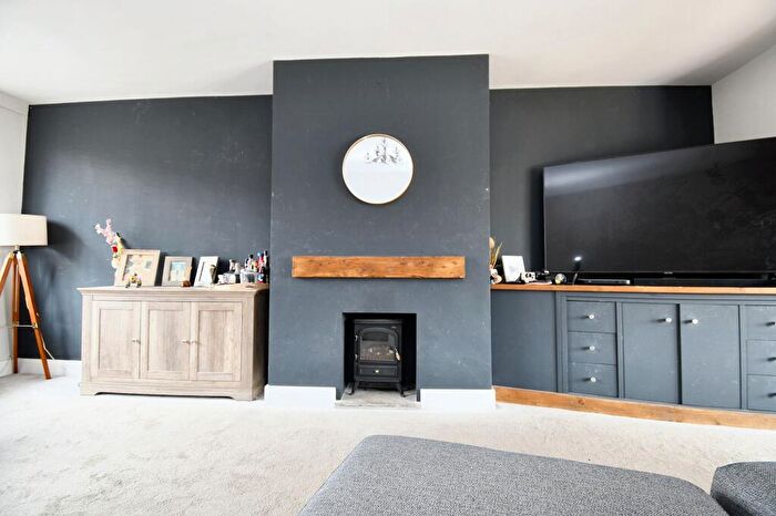 4 Bedroom Semi-Detached House For Sale In Rose Avenue, Irlam, M44